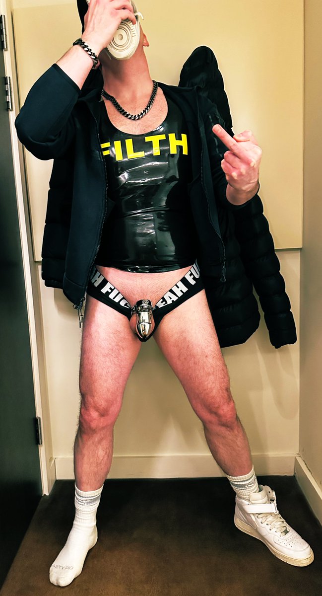 trainersniffer3's tweet photo. Me n my bro had fun @CLUBSOP yesterday drippin in my favourite gear, drenched in piss n met some great ladz! @trainersniffer3 @Scallyluvr28 @fuckyeah_undwr @invinciblerubbr @nastypig https://t.co/yeLng81Ax9