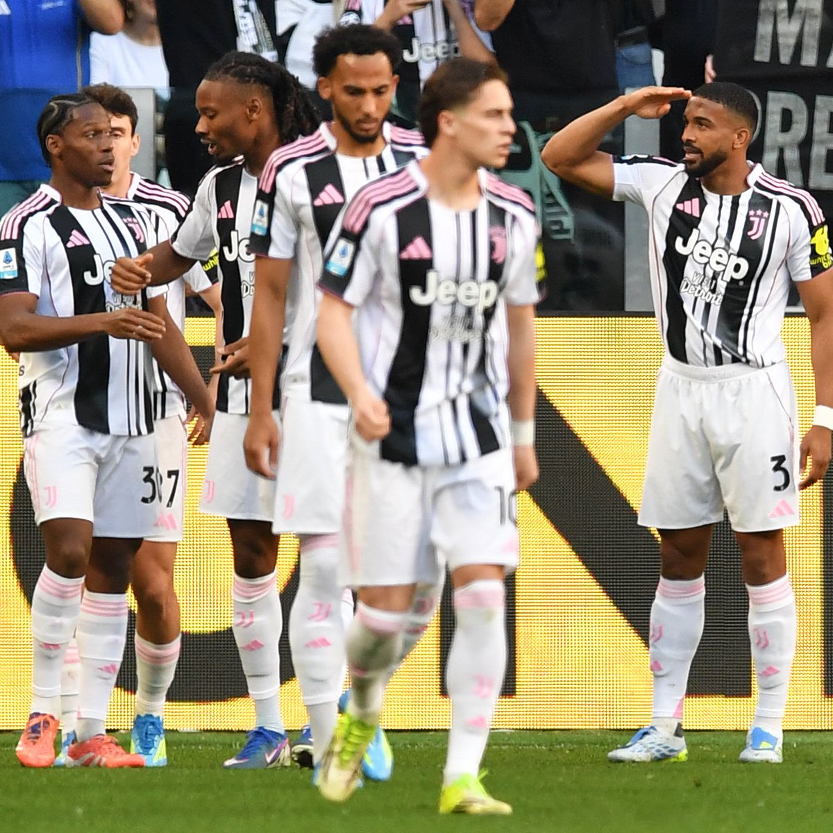 ريــــــــــان tweet media