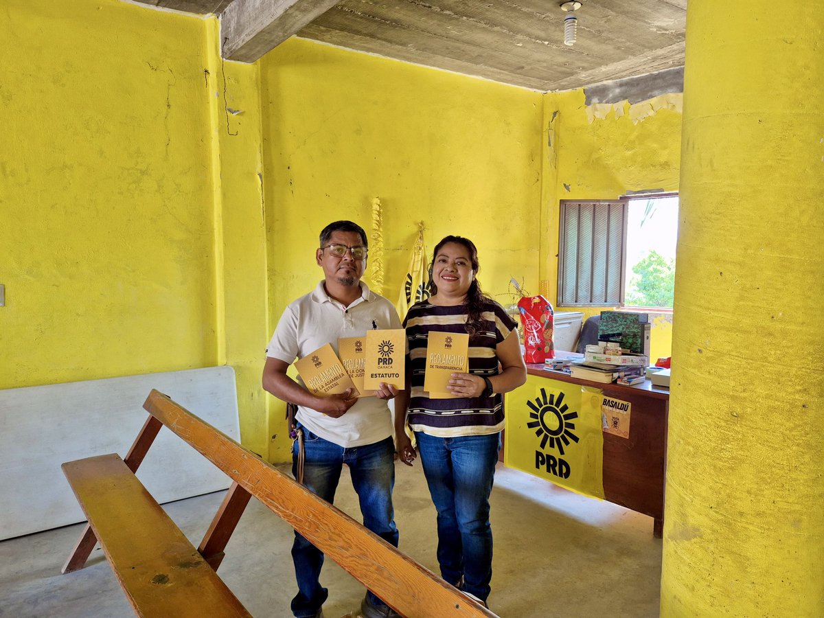 Seguimos caminando y fortaleciendo al <a href="/PRDOaxacaA/">PRD Oaxaca</a> .✨ En San Juan Colorado, nos reunimos con nuestra dirección municipal para informar, compartir y construir juntos el rumbo de nuestro partido.

¡Firmes en nuestra convicción, amamos Oaxaca! 

#RocioMelchor 💜 #Oaxaca