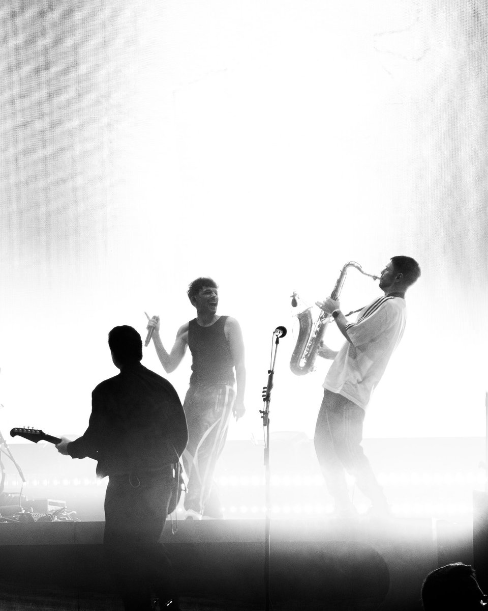 glimpsebykaty's tweet photo. Michael, Louis and Nico on Stage

#HDWGHBerlin #HDWGHWTBerlin #hdwgh #hdwghtour https://t.co/Dl1PQvGqGq