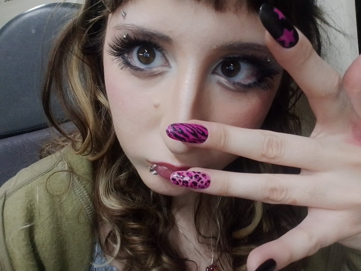 goldie! ✮🧁 tweet media