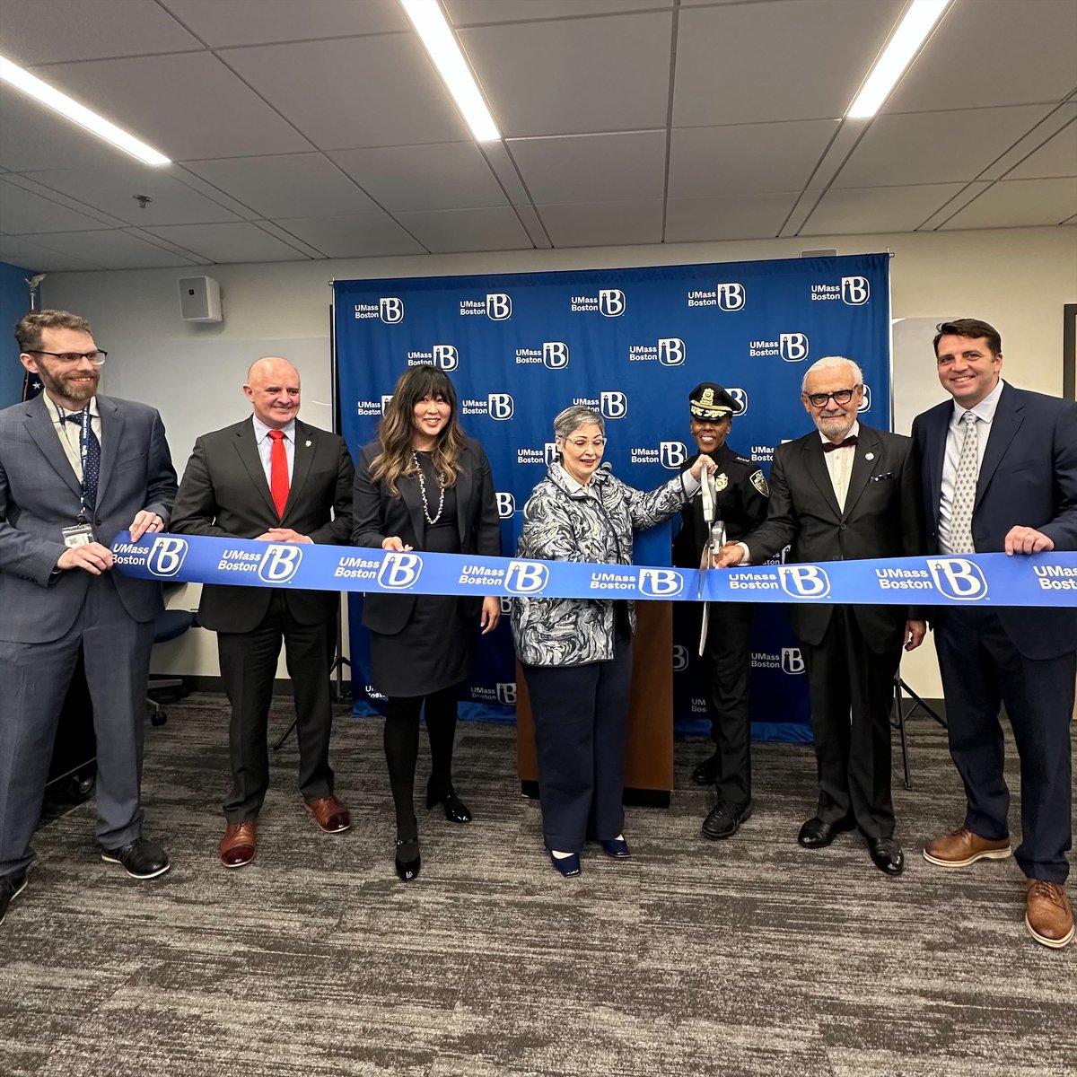 EOPSS's tweet photo. Today, Secretary Kwon and @MassStatePolice Colonel Noble joined @UMassBoston to celebrate their new Police Station! This modern facility strengthens campus safety, officer wellness, and interagency coordination.

Congrats to Chancellor Suarez-Orozco, Chief Lloyd, and the UMass Boston community!