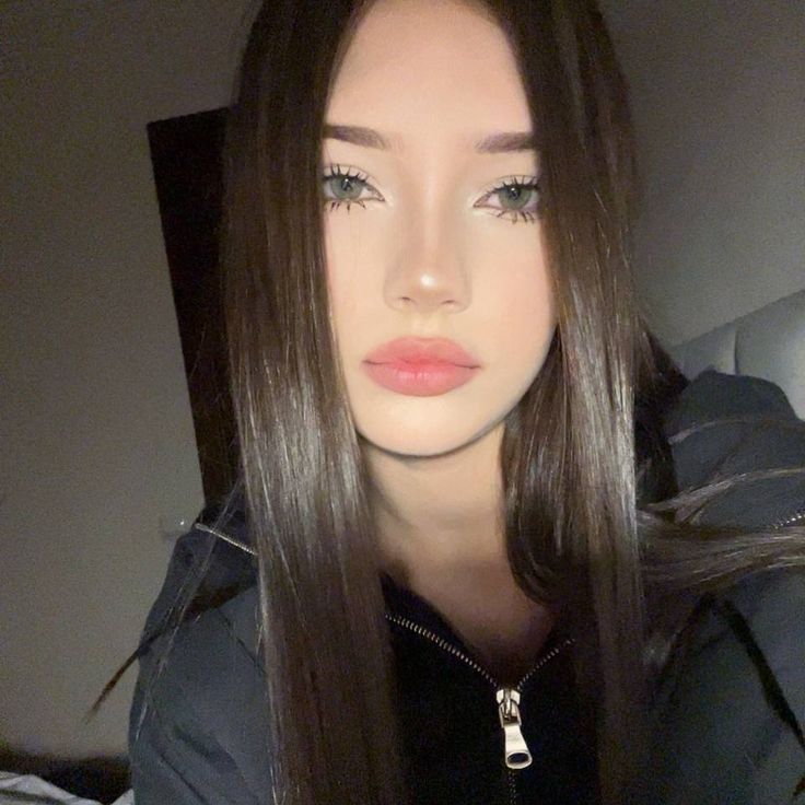 AnibaldFp's tweet photo. Certain looks feel warm. https://t.co/HZF0PlwdGm