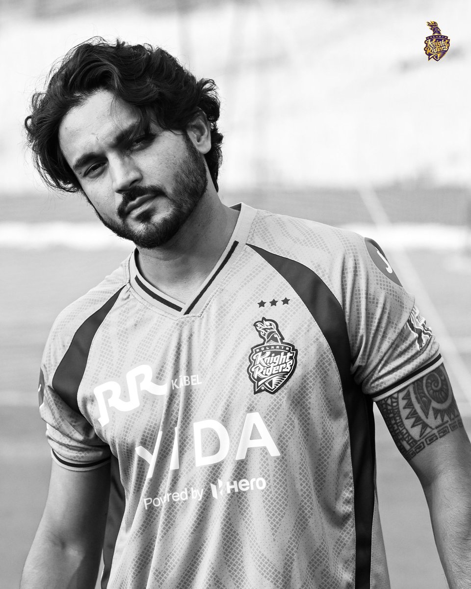 Photogenic Pandey ji - what else can we say? 😍💜
