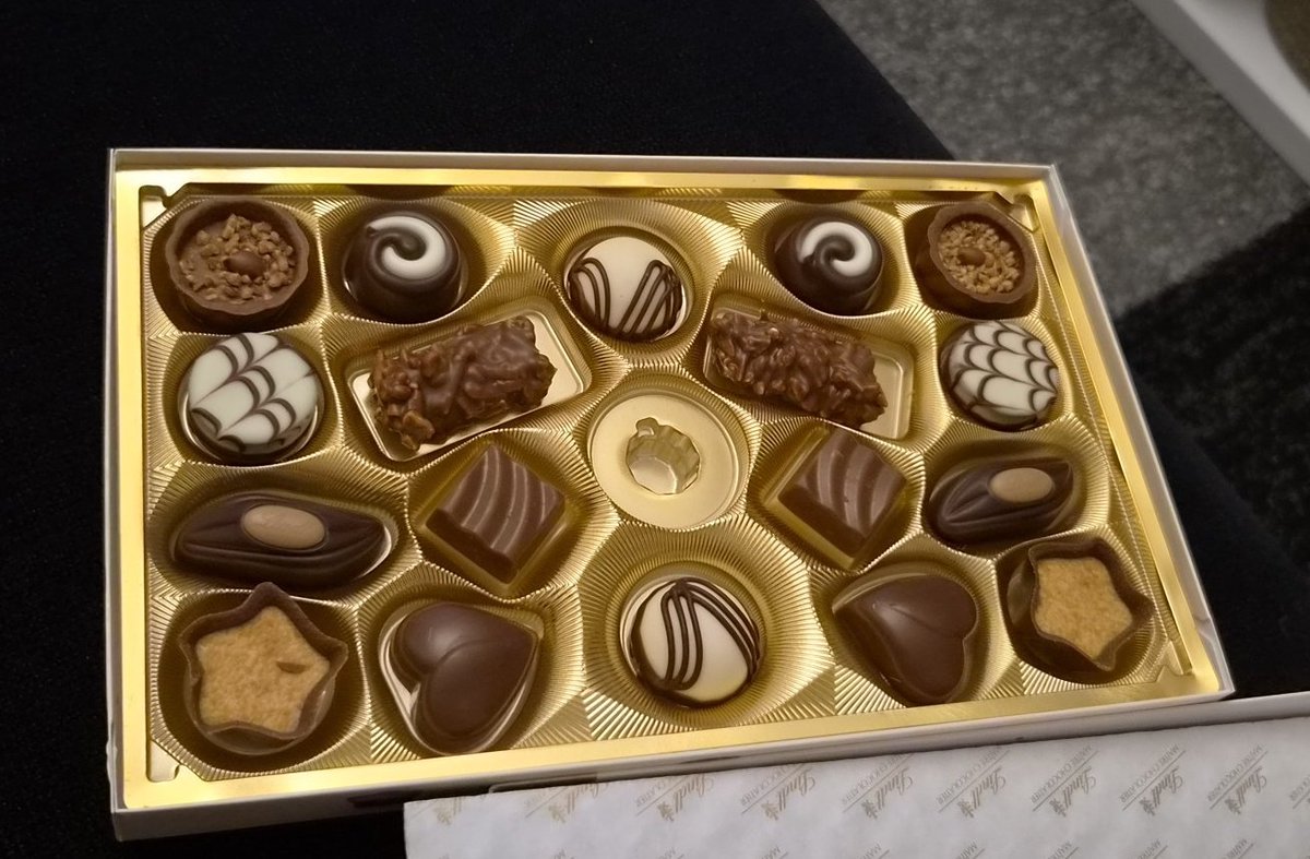 Mauerblümchen 🔩 tweet media