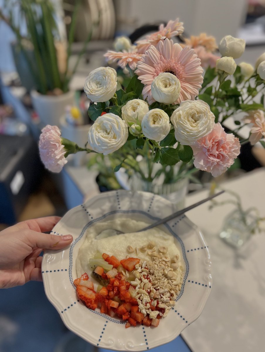 перша ластівка tweet media