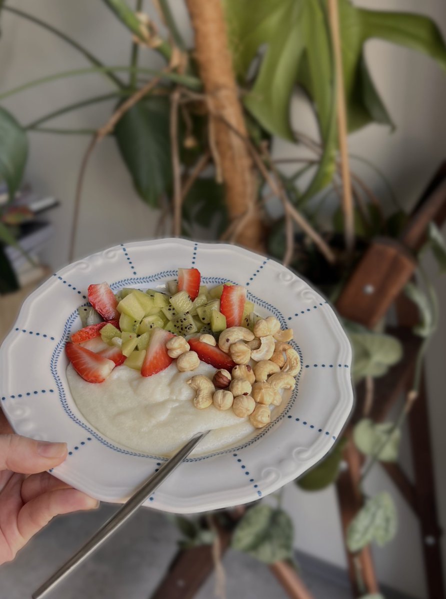 перша ластівка tweet media