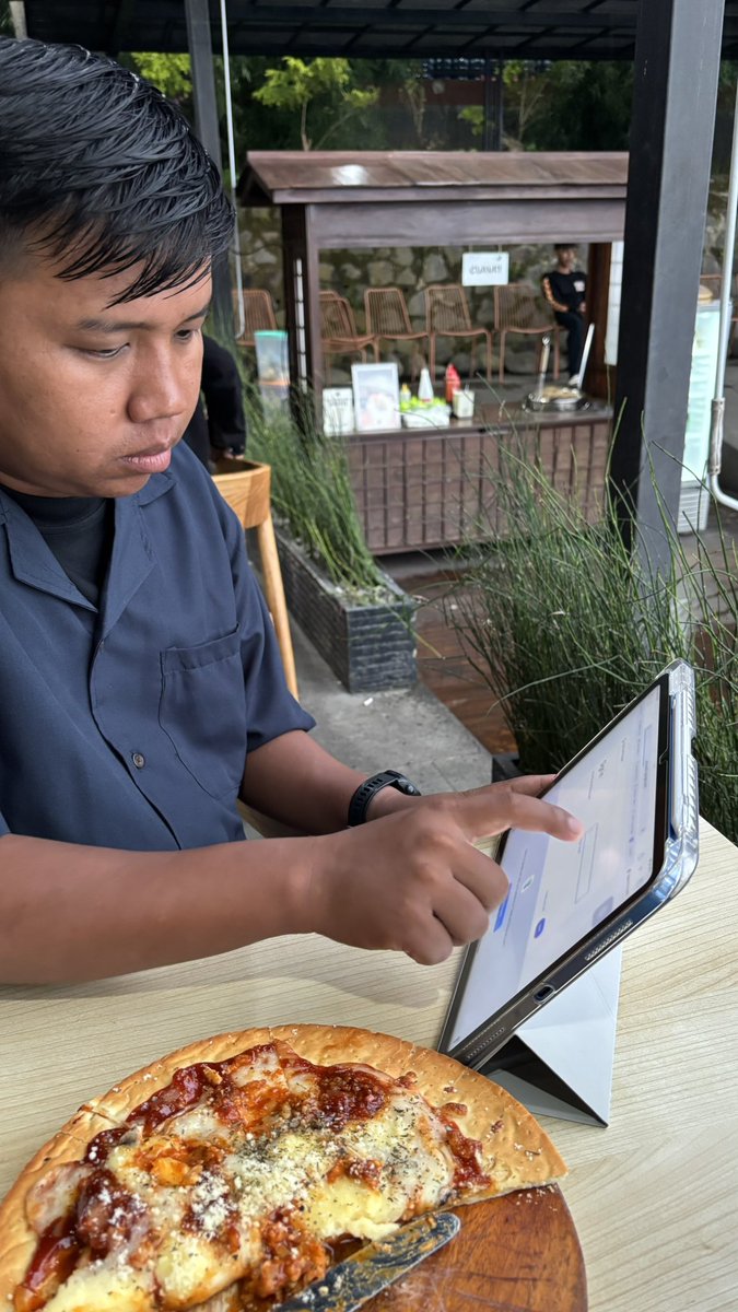 akansukses tweet media