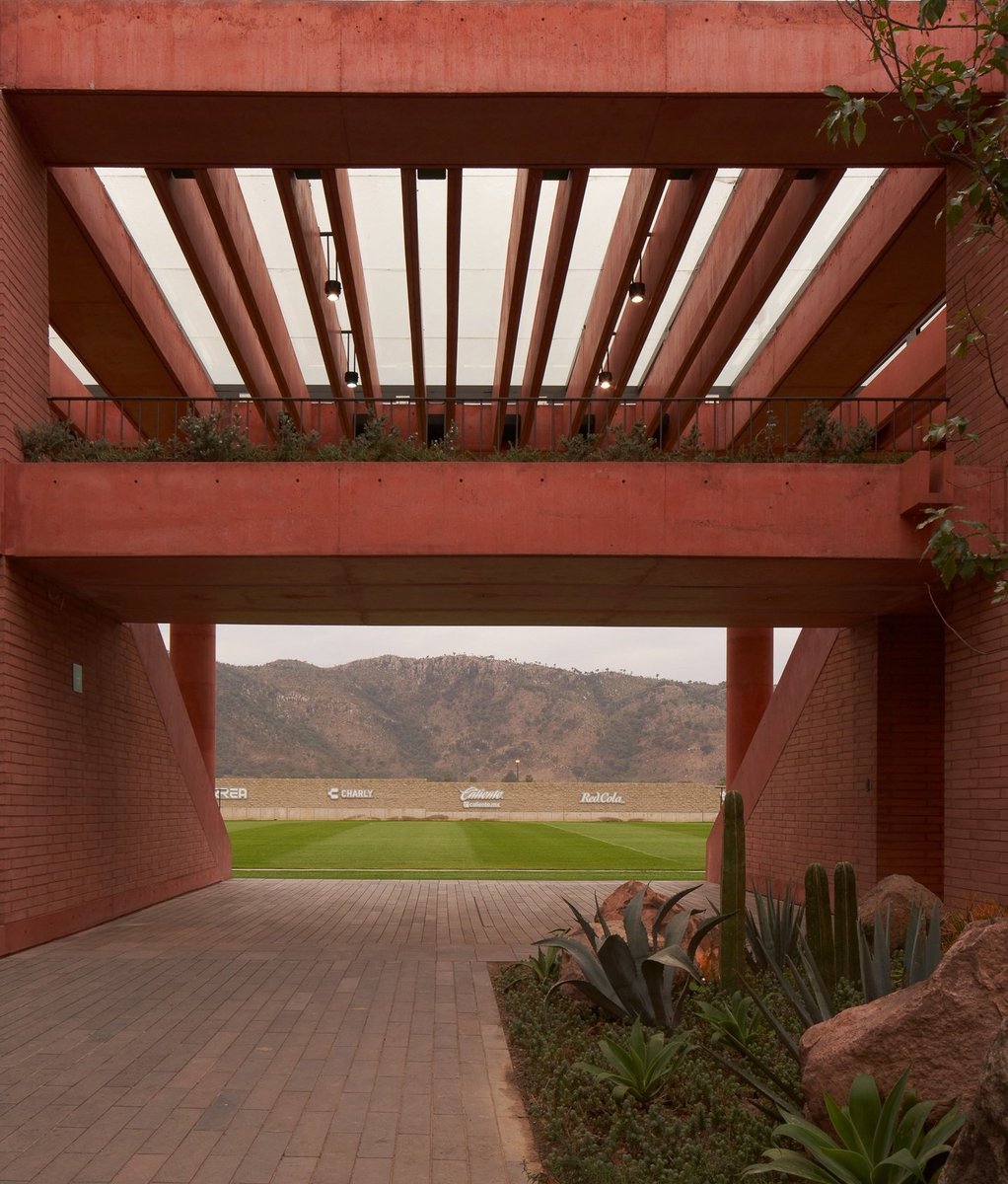 زاوية الملاعب ⛳️🏟 tweet media