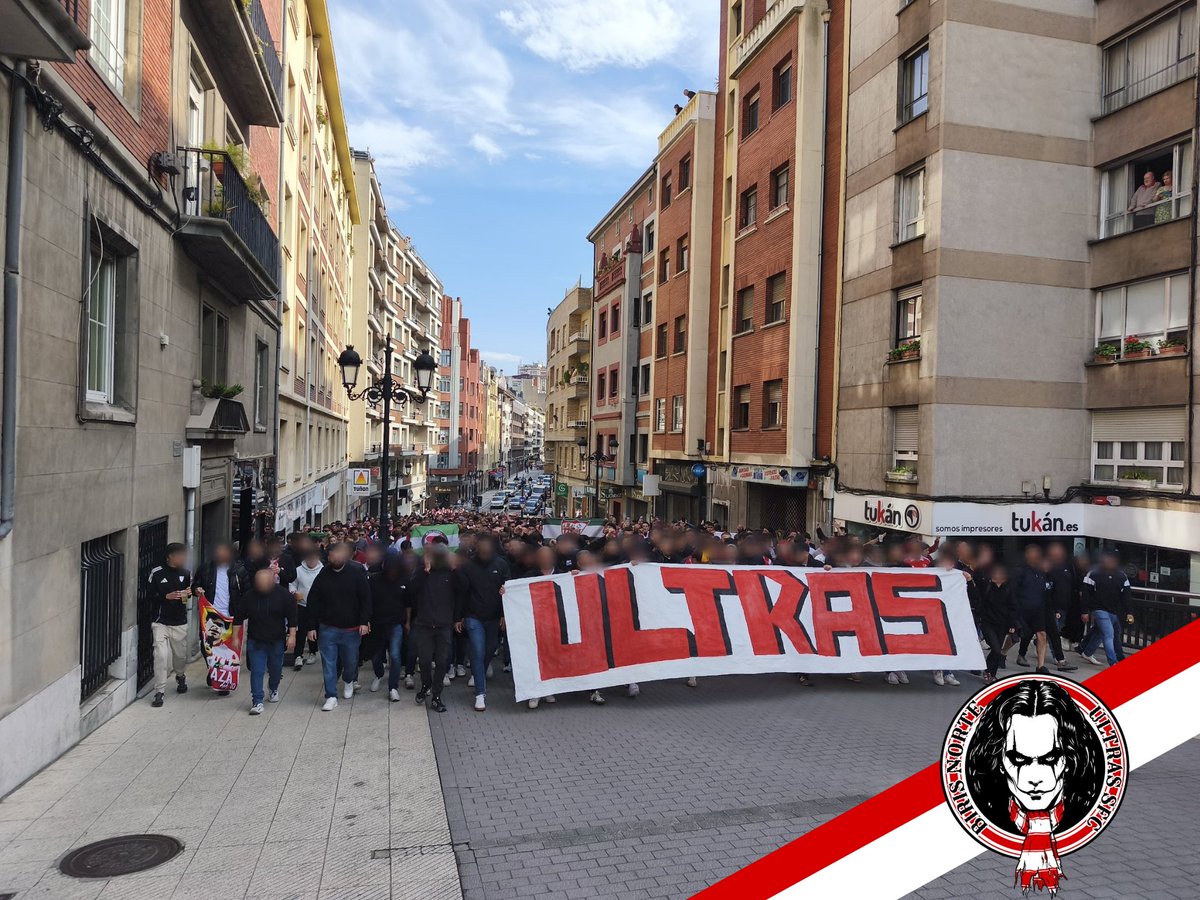 CalleYGrada's tweet photo. Biris Norte presente en Oviedo.

Real Oviedo - Sevilla FC
05/04/26. https://t.co/6g3p02tdMx
