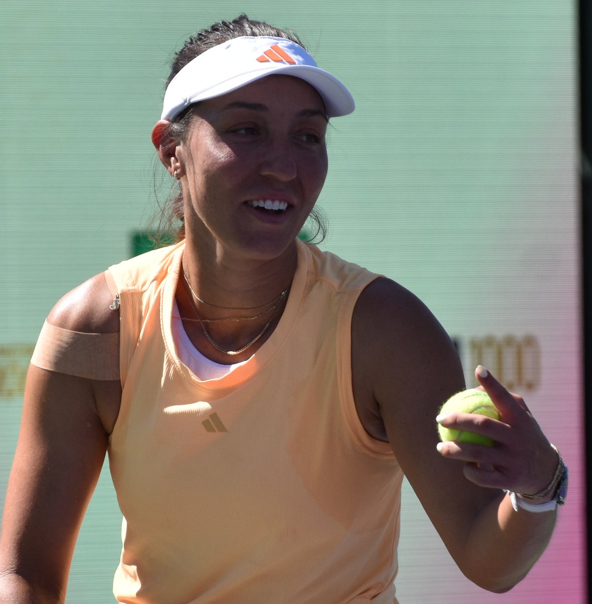 frame yourself tweet media