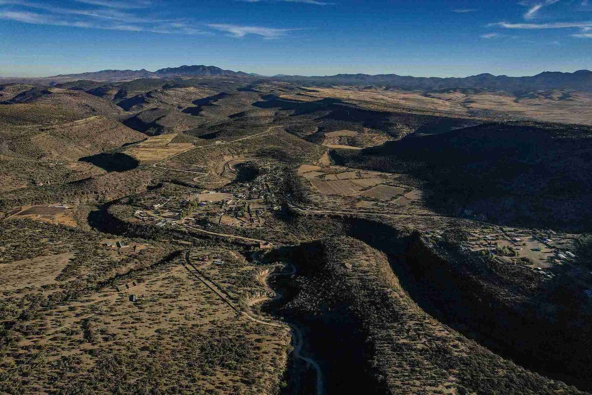 MXREMA's tweet photo. Comunicado | Zacatecas 
La nueva información del proyecto #Milpillas entregada por el promovente a la @SEMARNAT_mx confirma que no hay agua suficiente para resolver el déficit hídrico ni la sobreexplotación.

📢 Lee el comunicado completo:
🔗 https://t.co/uWyBAKwqPu

📸 Adolfo V. https://t.co/1jgZAcnEfb