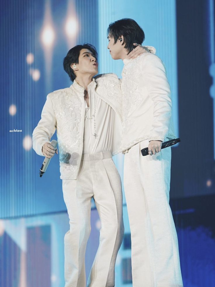 HOURLY FIRSTKHAOTUNG tweet media