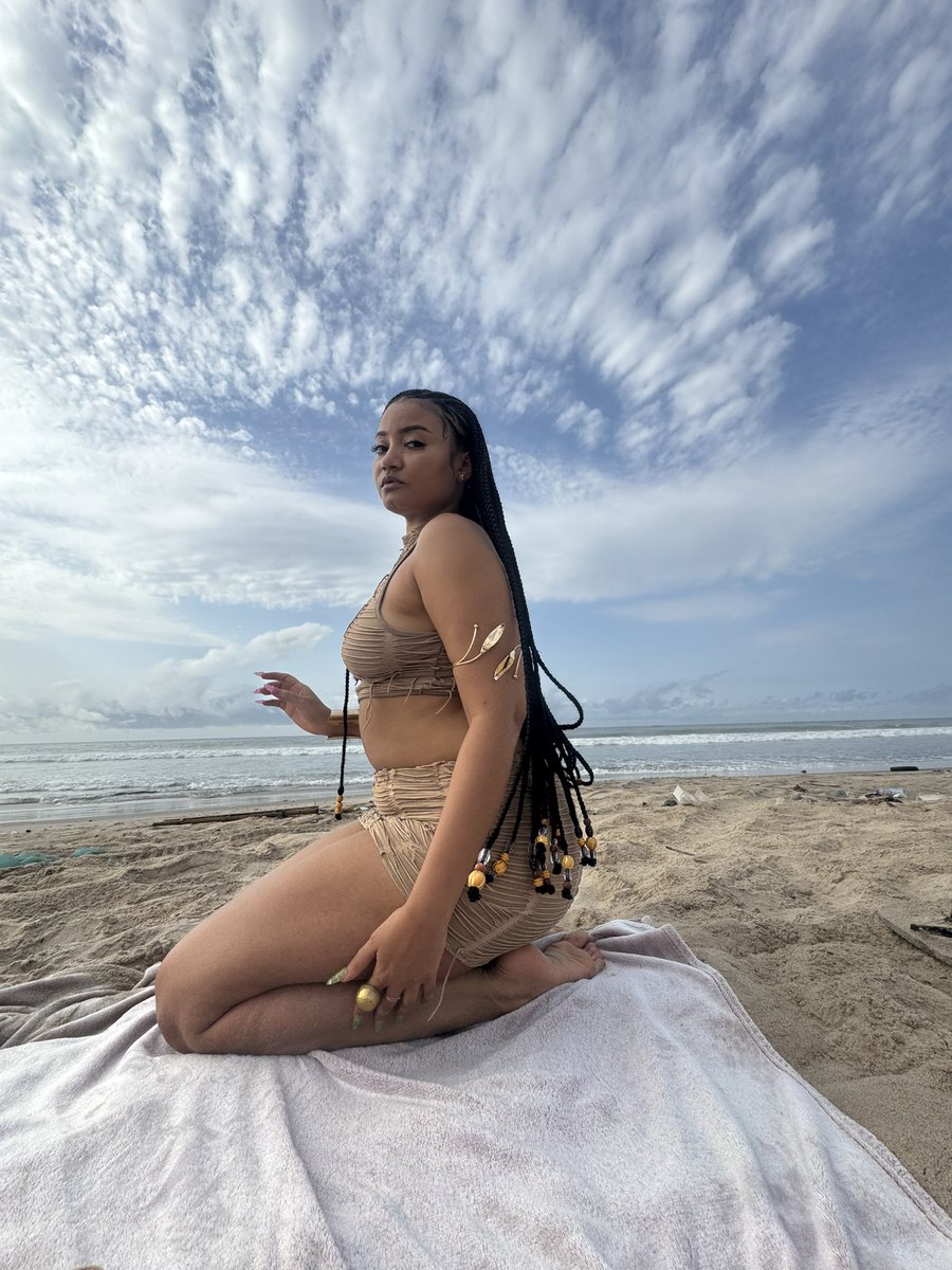 Mellissadarlin tweet media