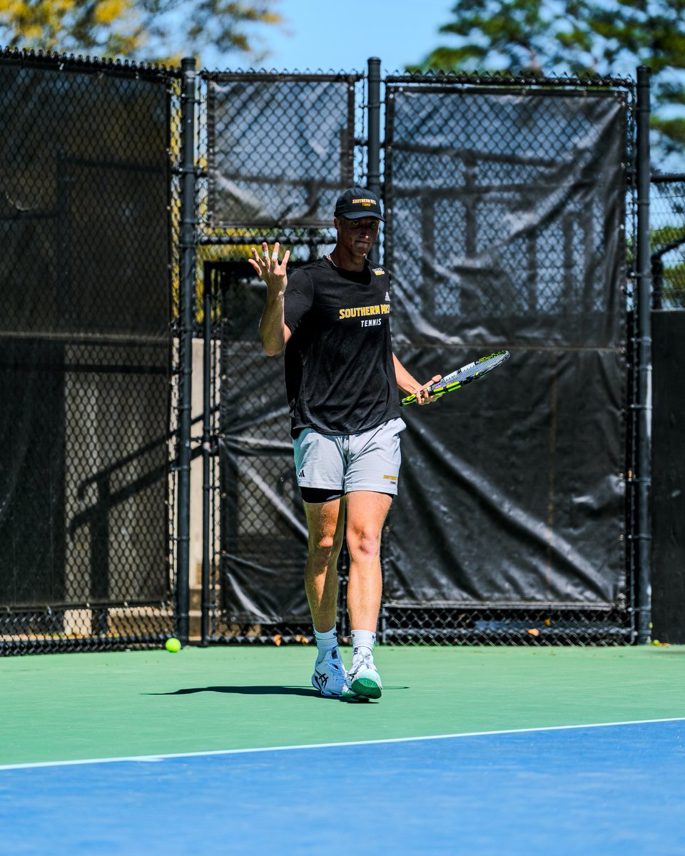 Two left and the tank is still full 🎾🦅

#SMTTT