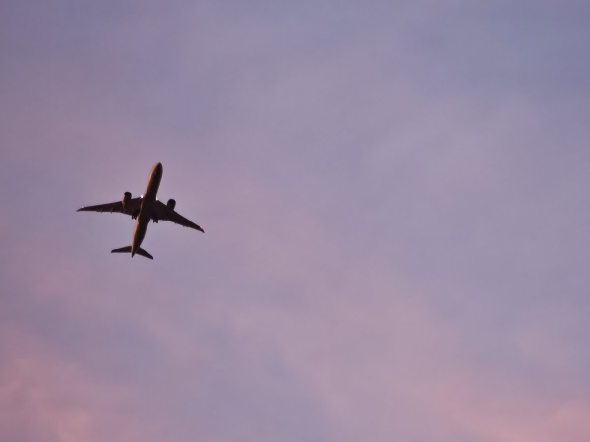 KatySnchez's tweet image. Volando vengo, volando voy #cielo #hacerfotos #atardecer  #avión