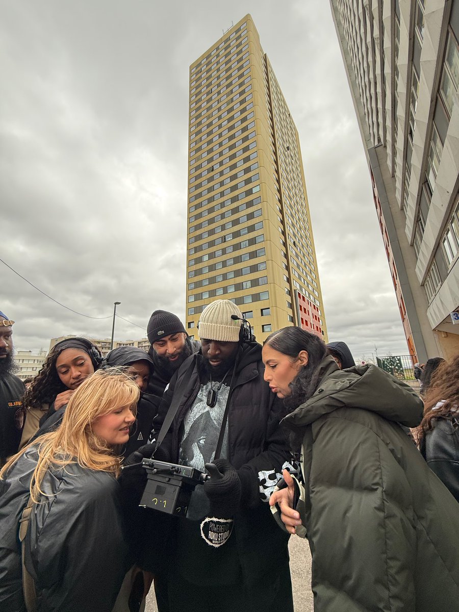 ZAHOOFFICIEL's tweet image. Les coulisses! … 👀

@lafouine78 

#probleme #behindthescenes #albumVersatile