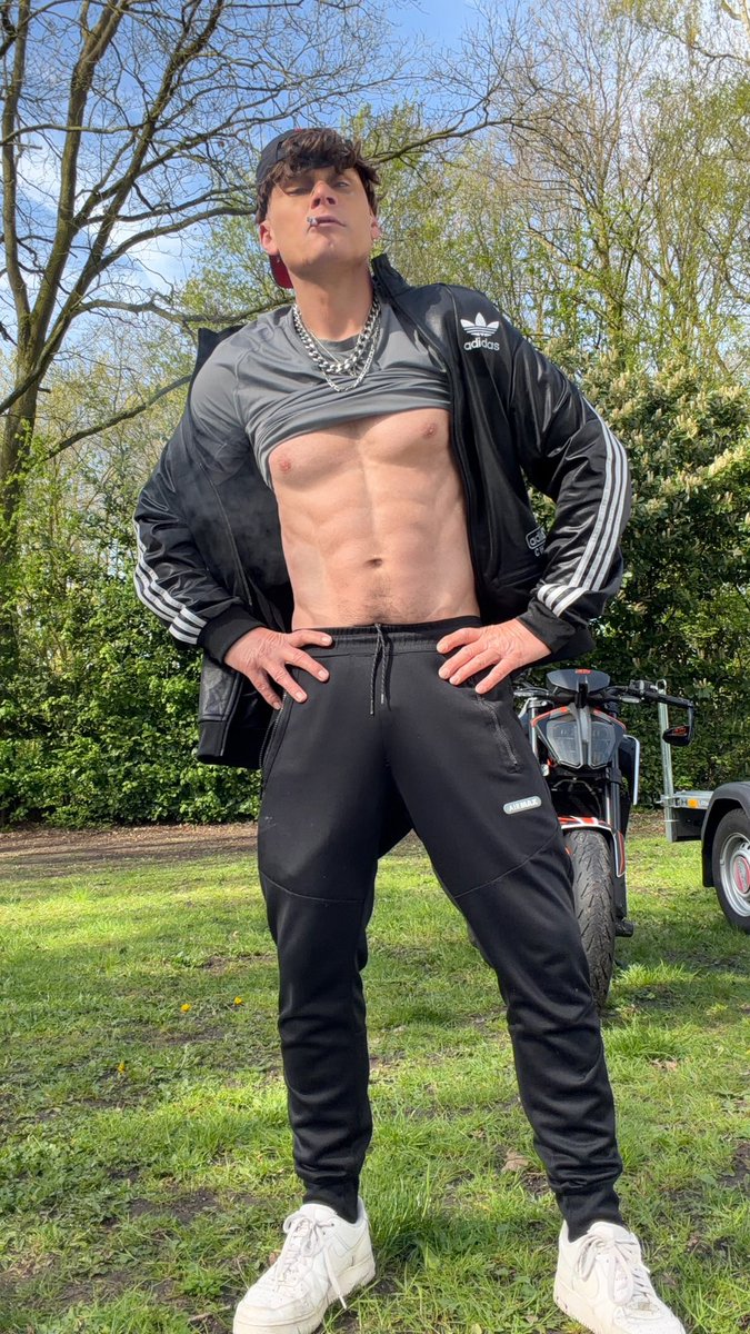 prollmaster1's tweet photo. You can’t resist me, you know it.
So kneel now 🧎‍♂️ and serve the best Scally Master https://t.co/yMC2dVQdFz https://t.co/U34Dm5M6nu