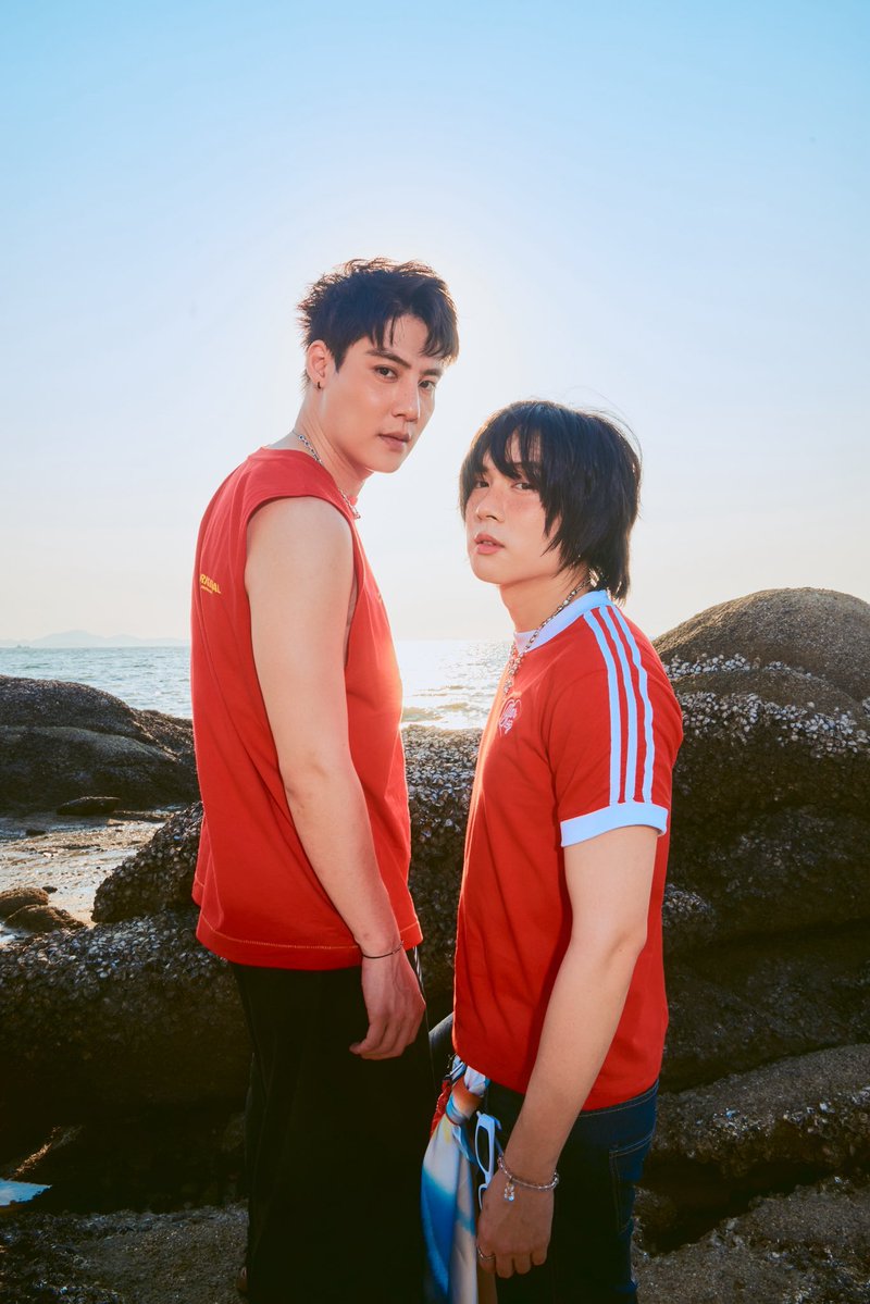 imawomaninblack's tweet image. Sailub bought these clothes to match Pon’s idea. He’s always ready to get involved, always committed. 
They created this beauty together, because that’s how #SailubPon work, together.
❤️❤️