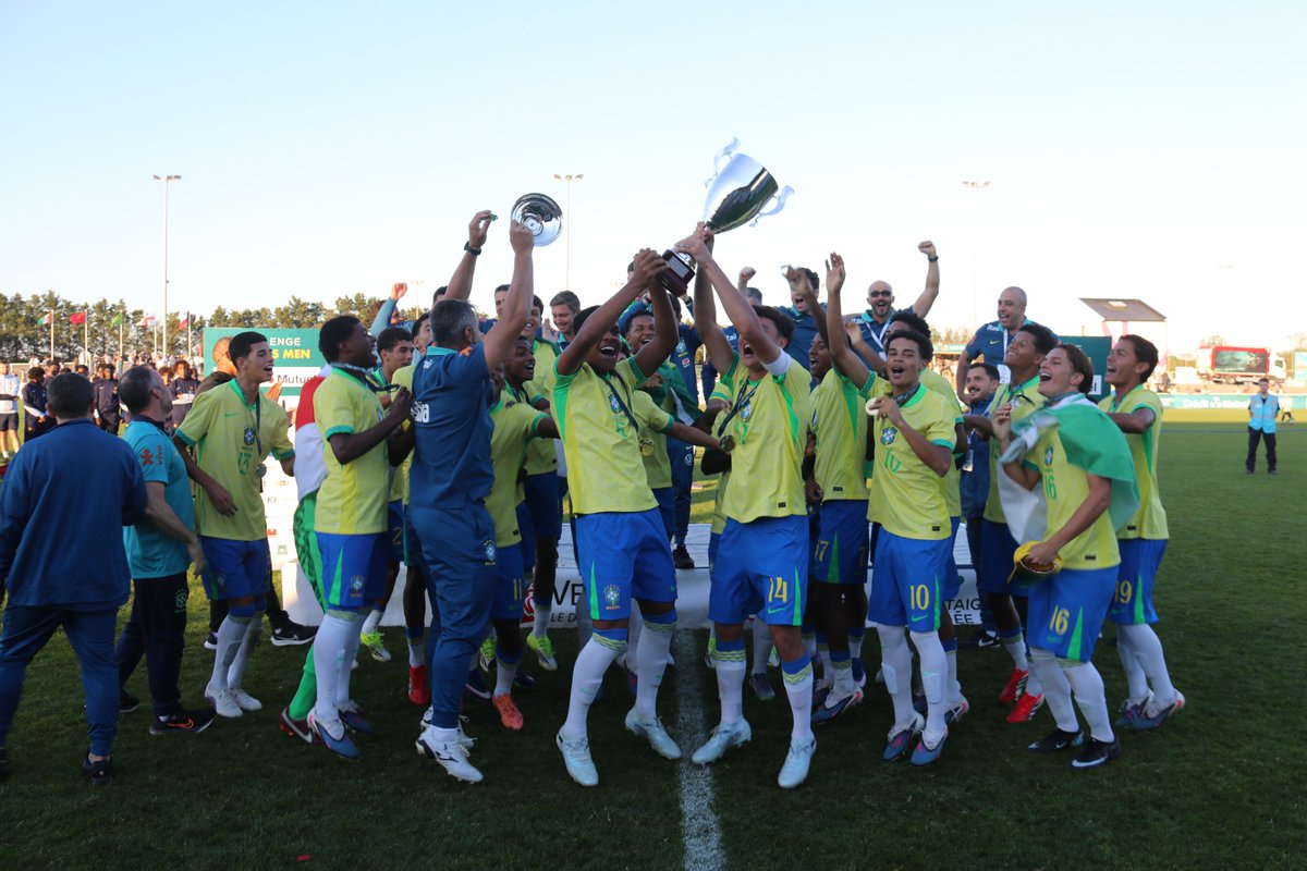 Département Vendée tweet media