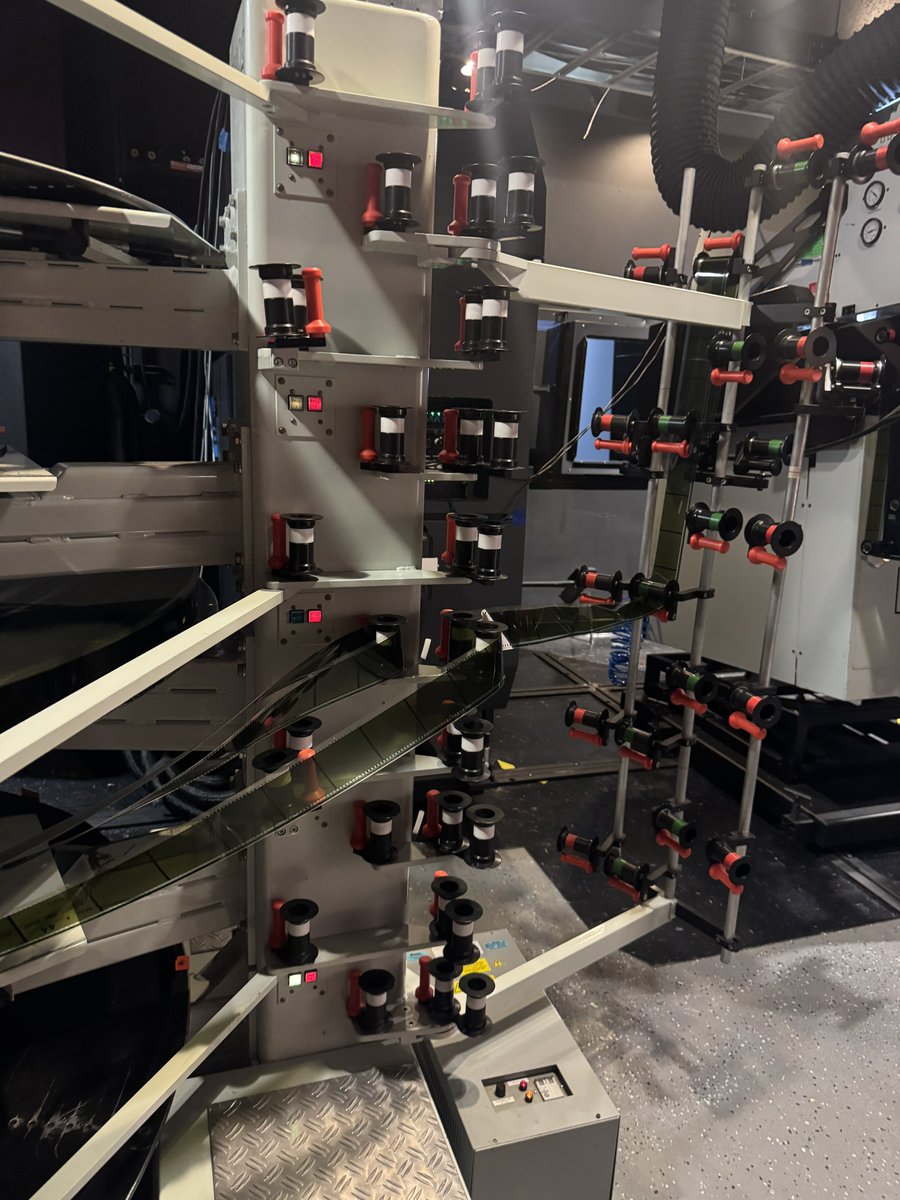 Axel🦇 tweet media