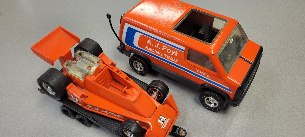 My friend Scott here in Detroit (didnt want me to give his last name even though he's a highly respected attorney in the area), knew I liked collecting racing diecast &amp; came into the office today &amp; GAVE me this 1976/77 <a href="/AJFoytRacing/">AJ Foyt Racing</a> diecast! I dont think a simple thanks is enough