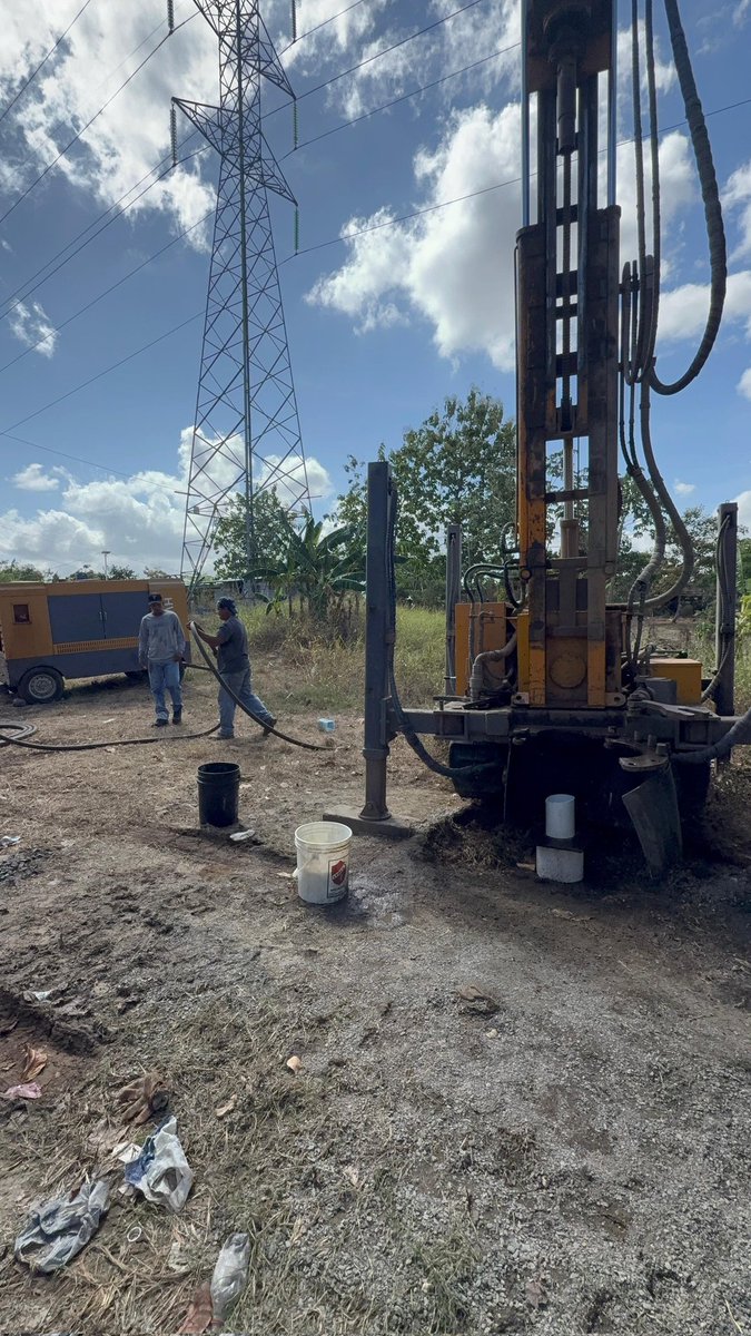 🇵🇦 La Nueva Junta Comunal de Las Garzas 2024-2029 🇵🇦continua realizando perforaciones con el objetivo de buscar soluciones al acceso de agua potable .Con esfuerzos y compromiso seguimos avanzando en proyectos.
🫂 Porque La Nueva Junta Comunal de Las Garzas "Si Te Ayuda" 🤗