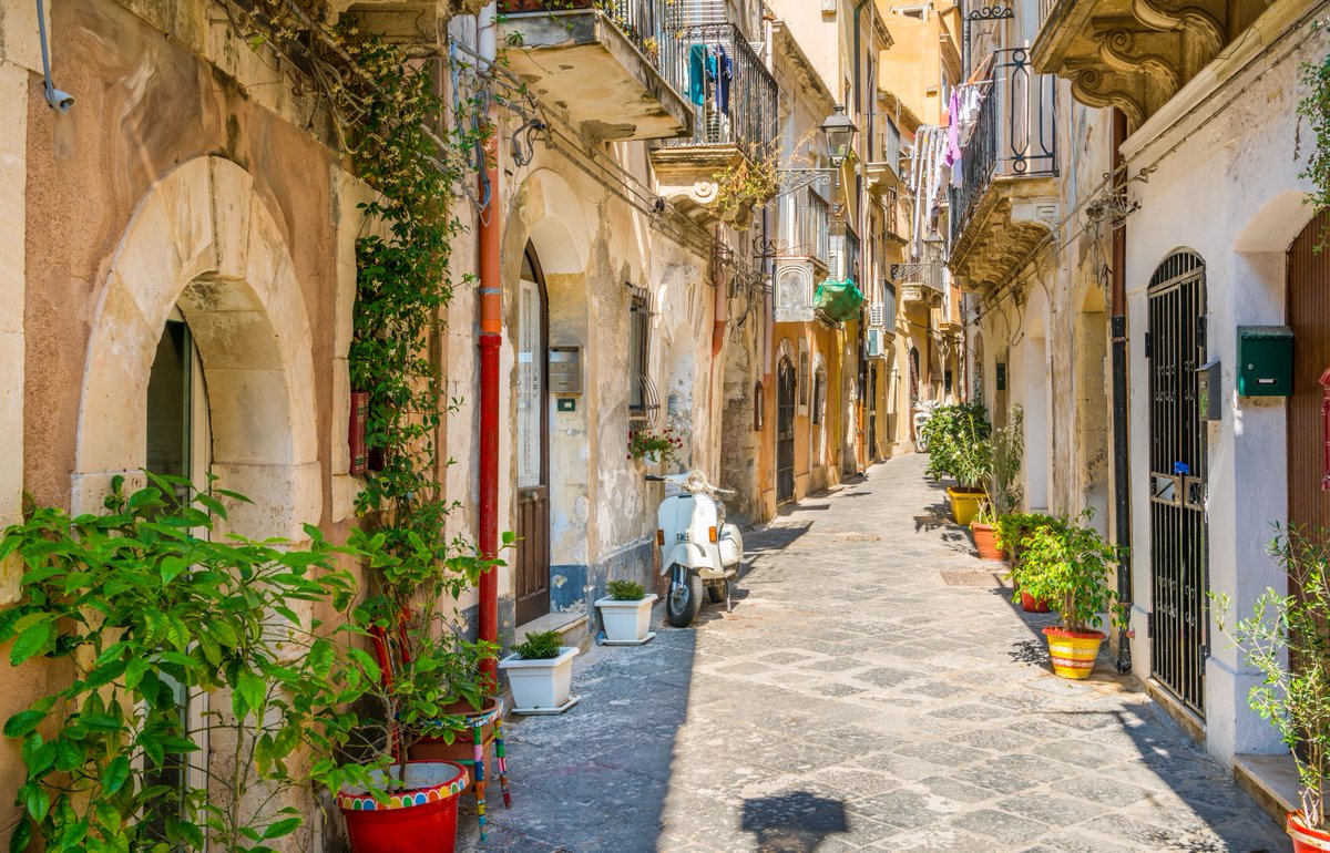 ArthousePR's tweet photo. The Hidden Heart of Sicily- Experience a taste of authentic Sicily with a curated Sicilian Baroque and Gastronomic Tour hosted by Italy Charme. Immerse yourself in the rich and colourful tapestry of Sicily's history. https://t.co/qiIAIvJUET