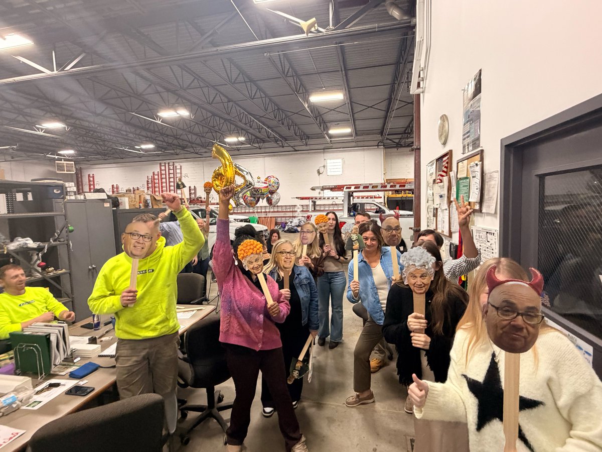 LamarBuffalo's tweet photo. Last week we got to celebrate our amazing General Manager, Jim Kiblin's, birthday! We can't thank him enough for all he does for us and the office! We had so much fun!!

#LamarAdvertising #birthday https://t.co/cOss3ZCOHT