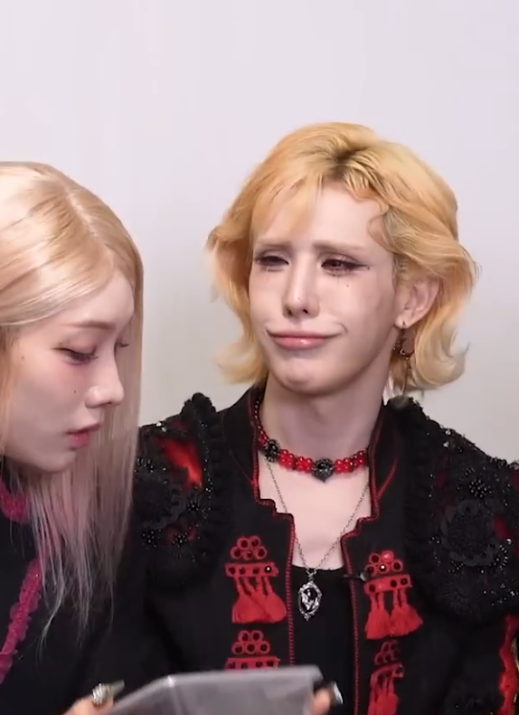 ꒰ა karloff ໒꒱ tweet media