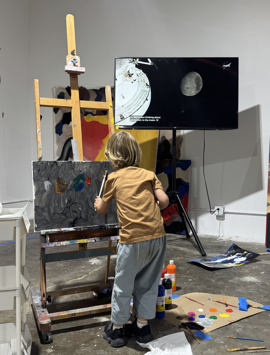 My son is painting the planets while watching the Moon flyby mission livestream. I can’t tell you how cool this is. He’s obsessed with space (like me). 

🌖 🚀 🎨