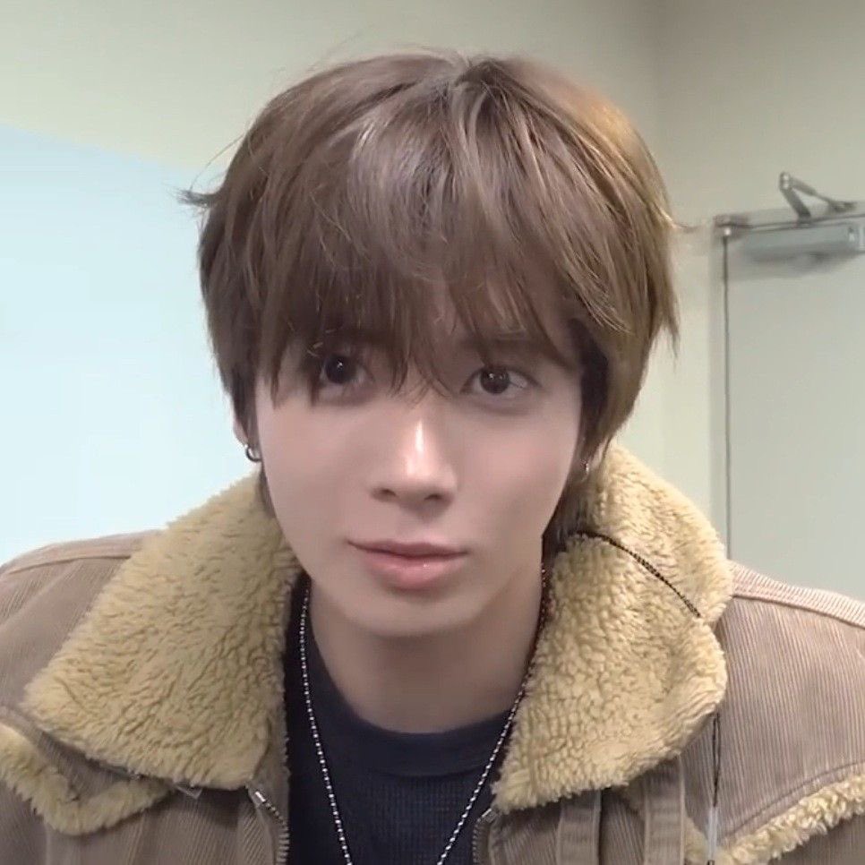 taehyun files tweet media