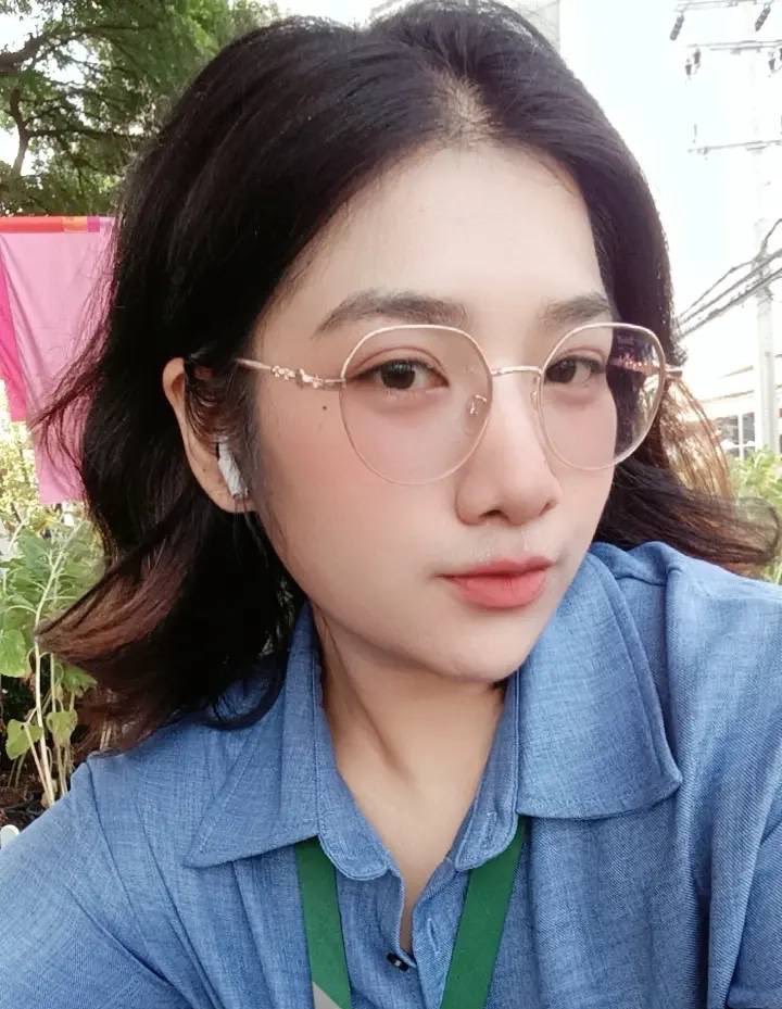 Status5v's tweet photo. #คลิป หลุดน้องน้ำผึ้งกสิกรไทย #คลิปหลุด #กสิกรไทย #สาวอ๊อฟฟิส #สาวร้อยเอ็ด #เมืองทองธานี https://t.co/BwLYzPkay4