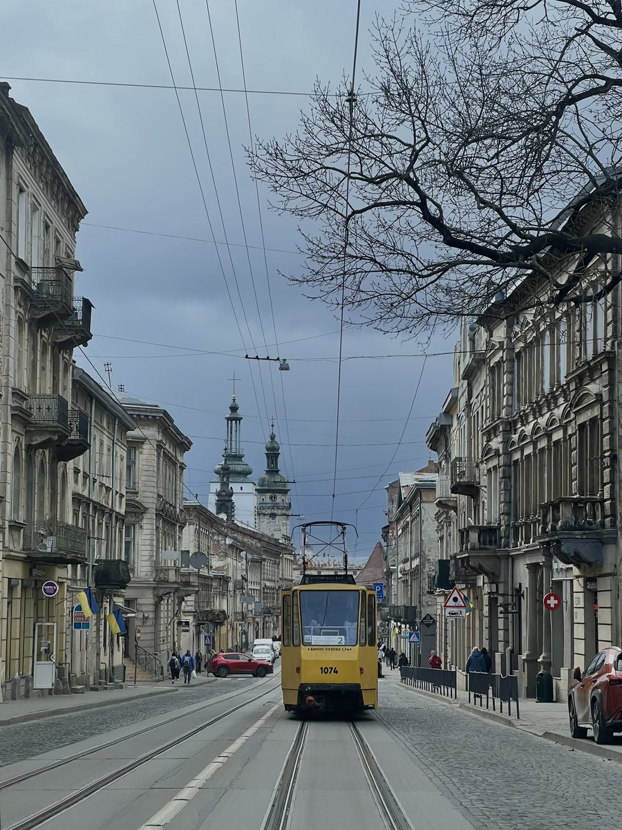 перша ластівка tweet media