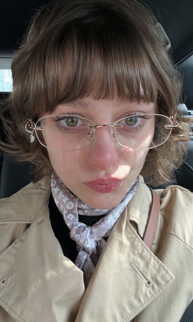 maeve # 🦇🕰️ tweet media