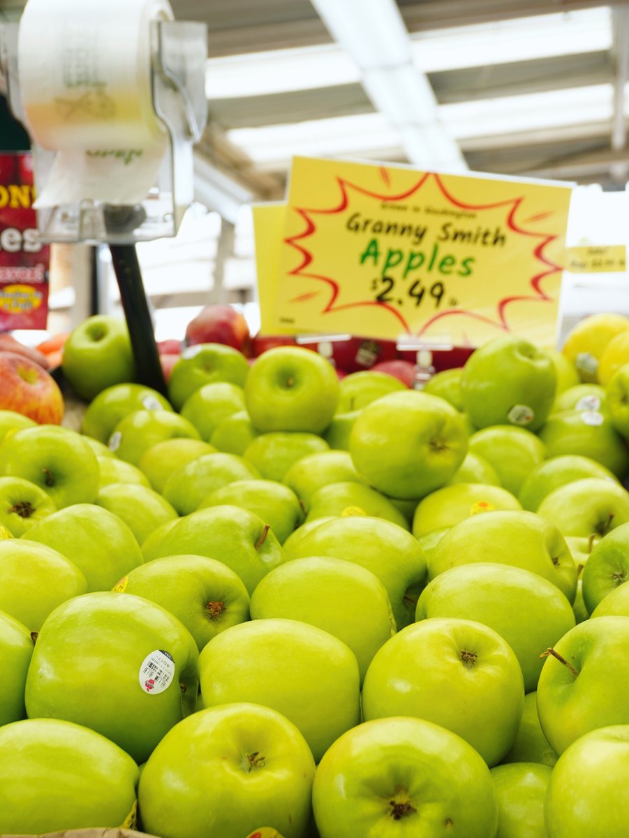 Sometimes all it takes is the right shade of green 🍏Granny Smith apples standing strong on display with crisp bite and vibrant color. Quality that performs from cooler to retail floor. #Apples #FreshProduce #ProduceLife