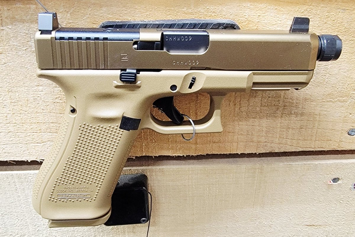 outdoors_deer's tweet image. Glock 19 MOS. Built for those who want options.  
Optic‑ready, reliable as ever, and sized right for everyday carry. Add your favorite red dot and make it your own.

#glock #glock19 #19mos #9mm #pistol #newarrivals