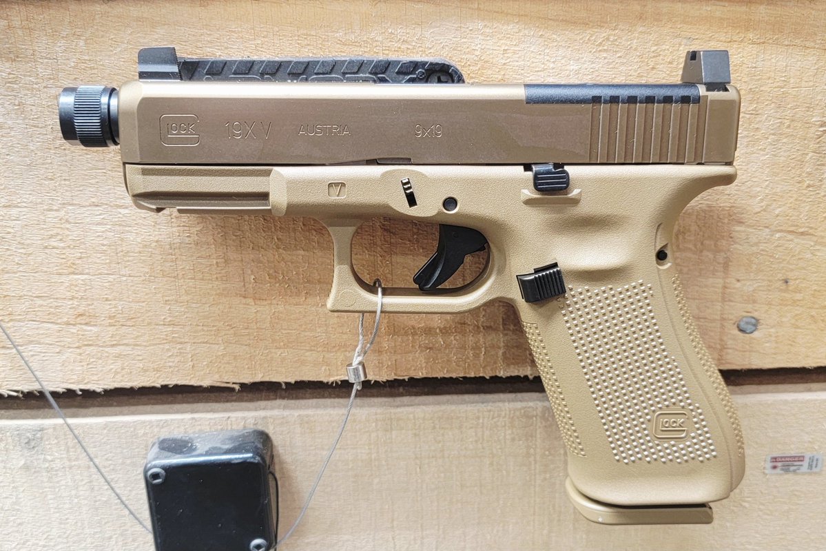 outdoors_deer's tweet image. Glock 19 MOS. Built for those who want options.  
Optic‑ready, reliable as ever, and sized right for everyday carry. Add your favorite red dot and make it your own.

#glock #glock19 #19mos #9mm #pistol #newarrivals