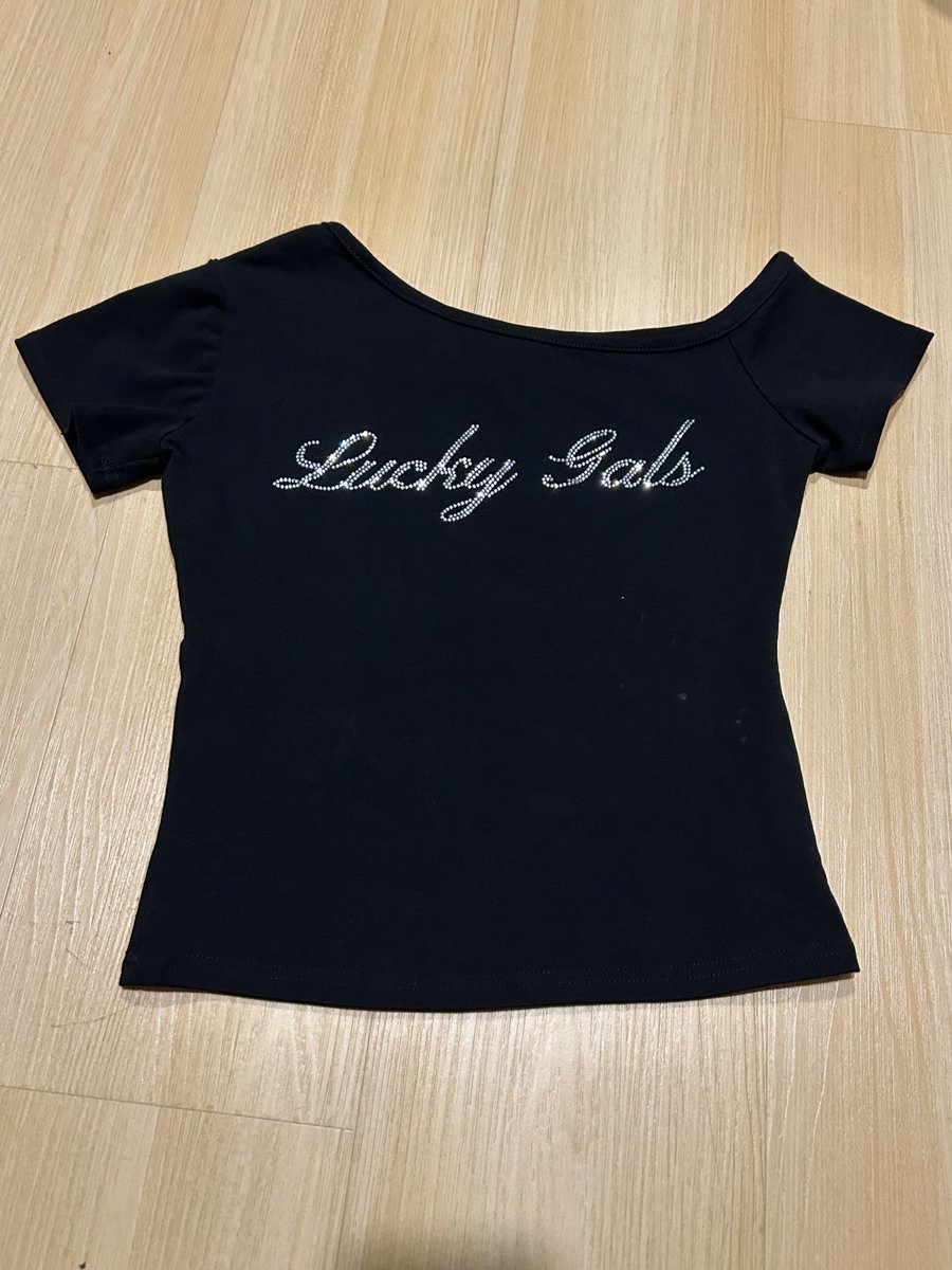 usedbymua's tweet photo. ( wts ) พร้อมส่ง ⛪️ ♥︎ ♥︎

ส่งต่อ jarinya lucky gals เสื้อปาดไหล่ สีดำ แขนสั้น ใส่ไป 1 ครั้ง

size S
♡ 160 ฿

📮 20
#เสื้อผ้ามือสอง #ส่งต่อเสื้อผ้า 
#เสื้อผ้ามือ2 #เสื้อผ้ามือสองสภาพดี #ส่งต่อเสื้อผ้ามือสอง #ส่งต่อเสื้อผ้ามือ2 #โล๊ะตู้ #ส่งต่อกระเป๋ามือ2 https://t.co/HIxOHQZvvf