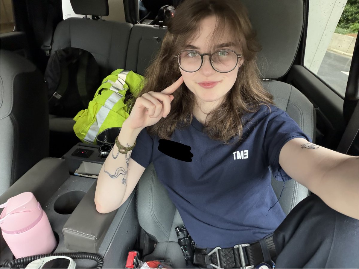 eliana 💫 tweet media