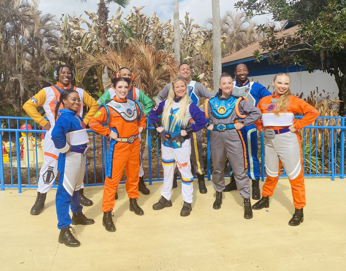 BigBlackDevin's tweet photo. We may not have gone to the moon like the Artemis 2, but we launched the grand opening of the #galacticoaster at @LEGOLANDFlorida!!! That’s a giant leap for man kind, if you ask me!!!! #nasa #legoland #rocket #orion #space https://t.co/d6cC9MmMwJ