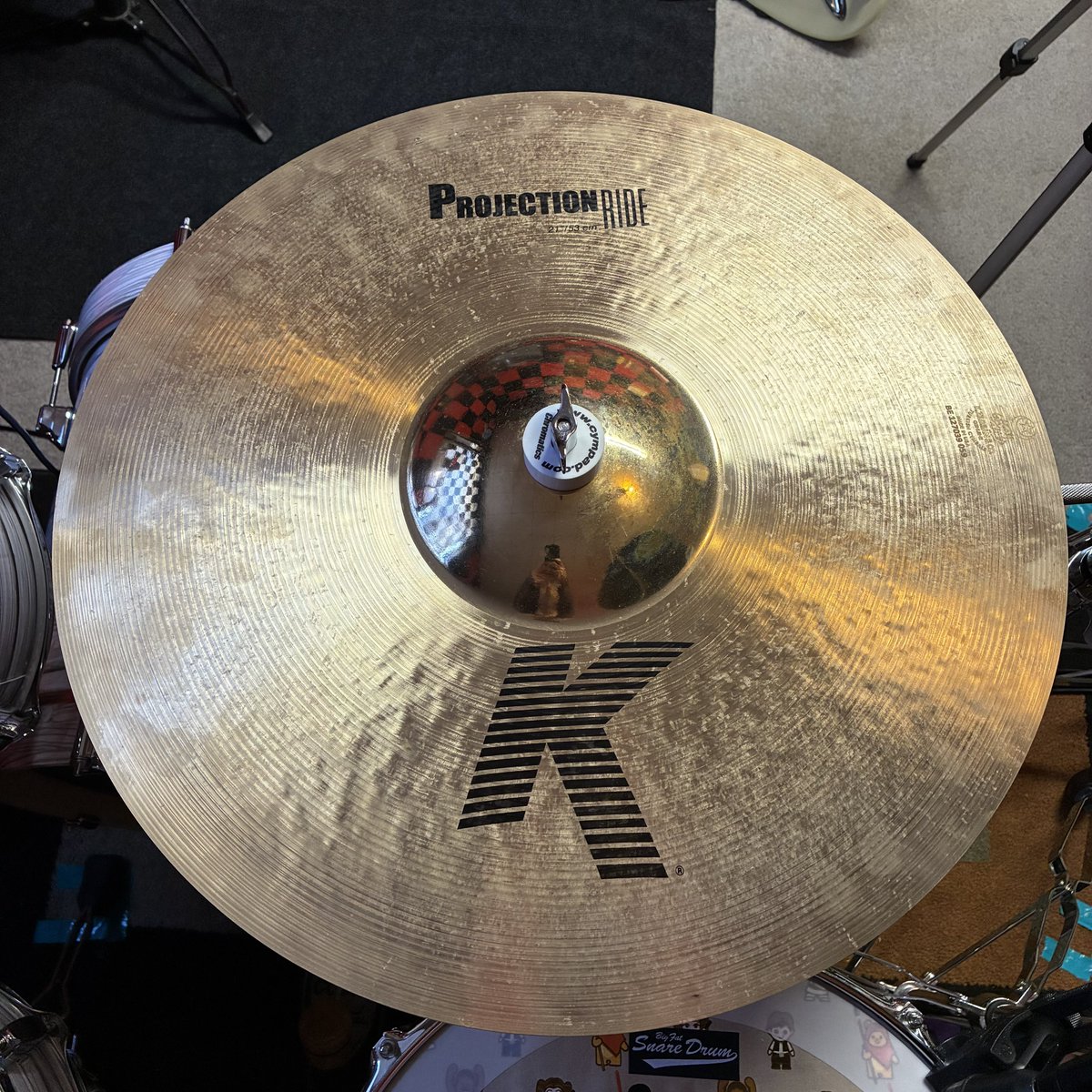 21” K Zildjian Projection Ride is a big part of my sound, usually best fit for metal/ rock type music but I also use this for disco, hip hop/RnB as well. It has a big bell and a crash ride sound🤘✨