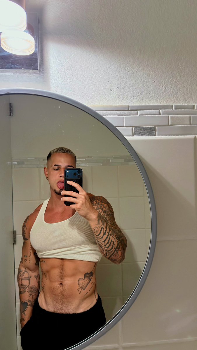itsofficialjt's tweet photo. 🤪 https://t.co/eD6rG7Su0B
