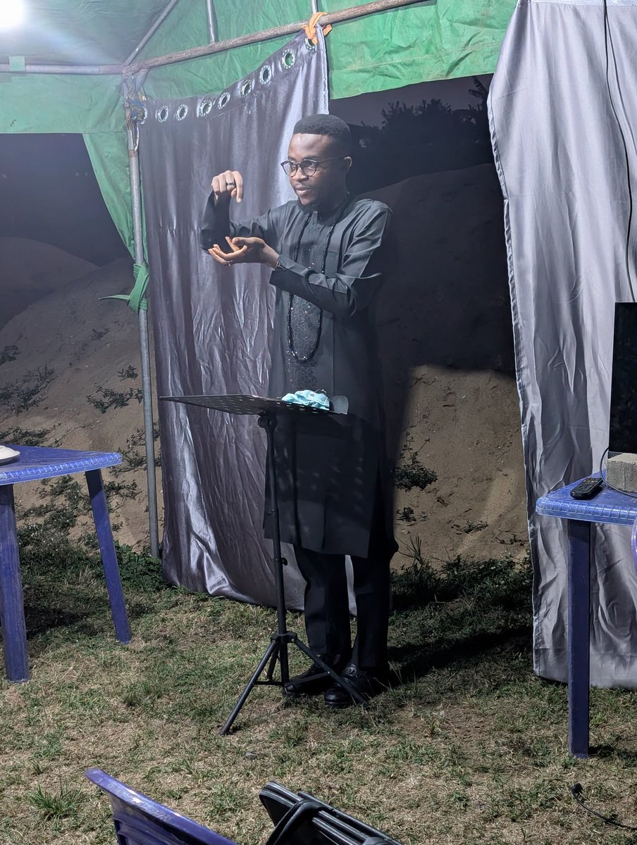 oluwafemi ayaworan tweet media