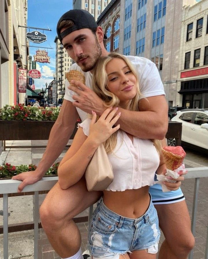 danomed0's tweet photo. @LoneWolfGrind @graciesnowbunny 😻❤️😍🔥 https://t.co/xHm3rFuS44