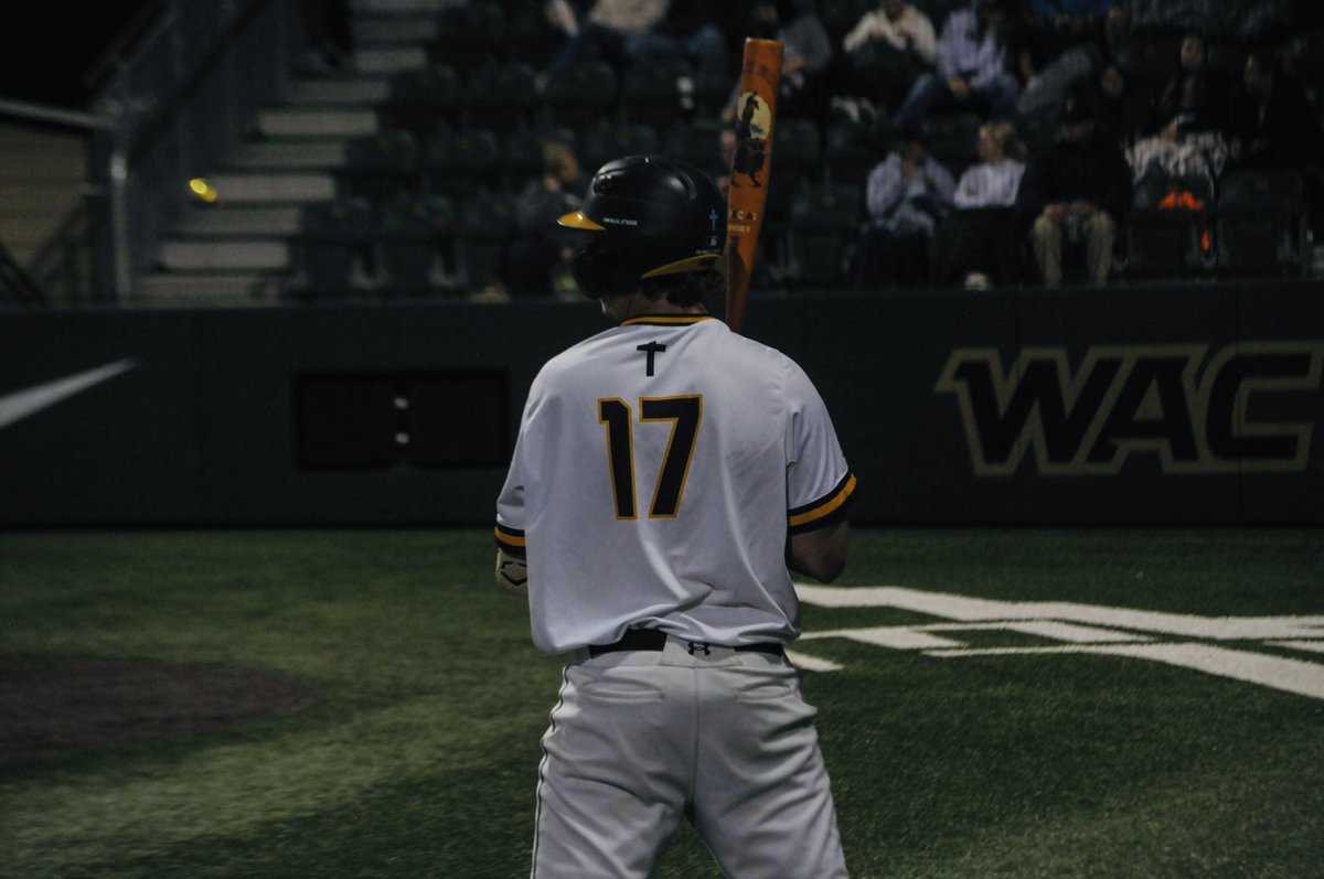 SamKinardBB2026's tweet photo. Quality reps. Strong ABs.
Continuing to develop as a two-way player—excited for what’s ahead. #readyforcollege #2026grad #Recruitment https://t.co/78Za4t1ogi