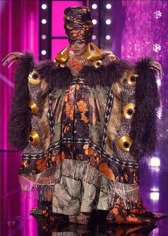 hannah 🦷 #teamlydia tweet media