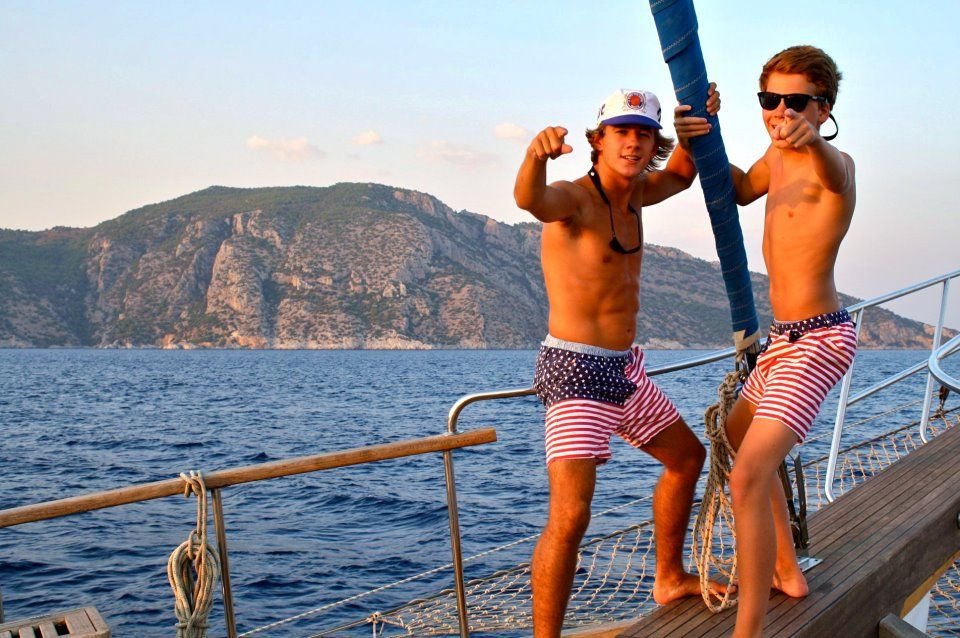 russ86_'s tweet photo. Patriotic bros. https://t.co/cQQ30kmeUO