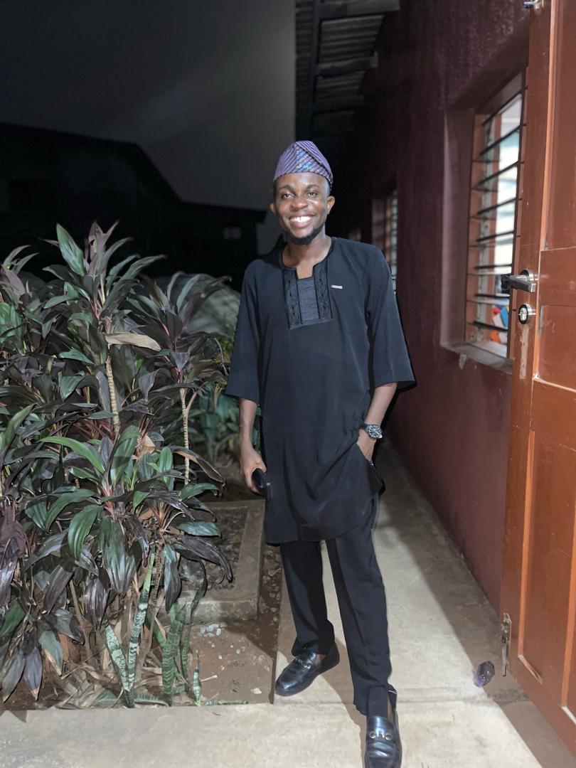 oluwafemi ayaworan tweet media