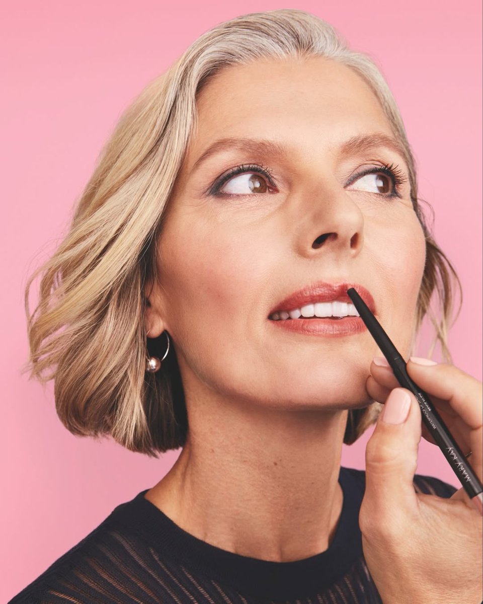 HoveyHeatwave's tweet image. Our Waterproof Lip Liners are here to stay – literally! 💋⁠
⁠
💗 Waterproof formula for all-day wear⁠
💗 Creamy texture that glides on effortlessly⁠
💗 Infused with Vitamin E &amp;amp; hyaluronic acid to nourish and care⁠
💗 Available from soft neutrals to bold reds 💄⁠
⁠
#MaryKay